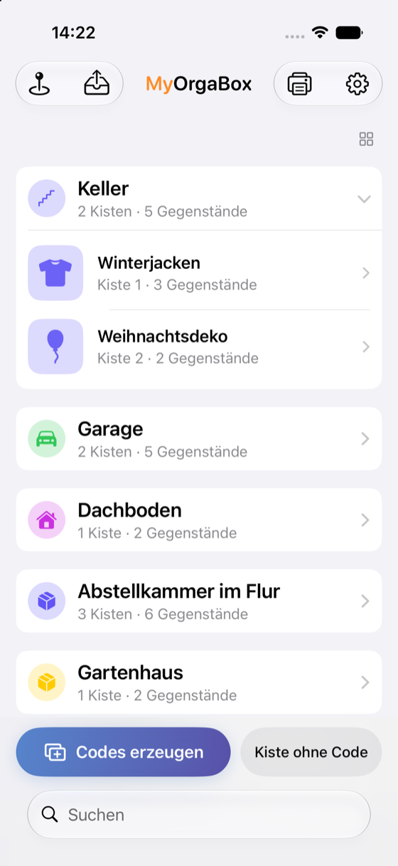 Der Bestand mit zugeklappten Orten: „Keller“ ist offen und zeigt zwei Kisten, darunter stehen Garage, Dachboden, Abstellkammer im Flur und Gartenhaus als Zeilen mit „2 Kisten · 5 Gegenstände“.